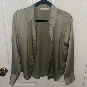 Silk button up blouse - Size S